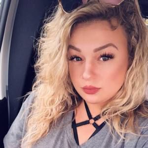 Meet your Posher, Michaela